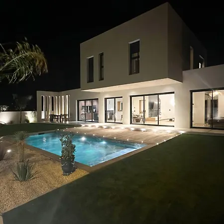 빌라 Baya - 800 M De La *