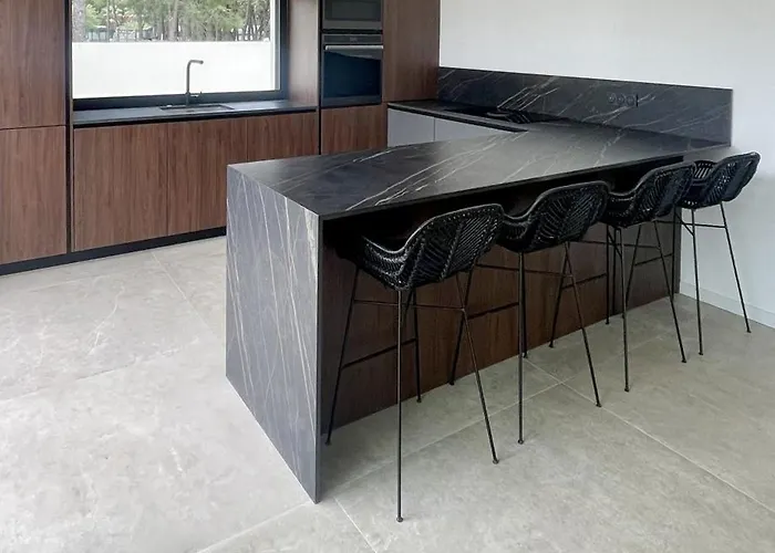 Baya - 800 M De La 아그