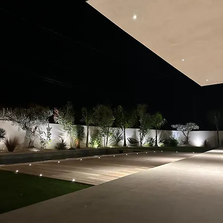 Villa Baya - 800 M De La *