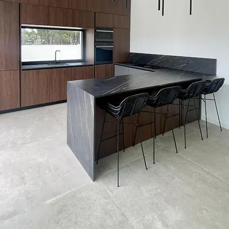 Baya - 800 M De La Agde