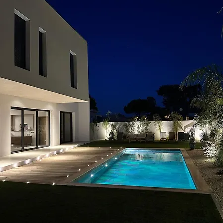 Baya - 800 M De La * Agde