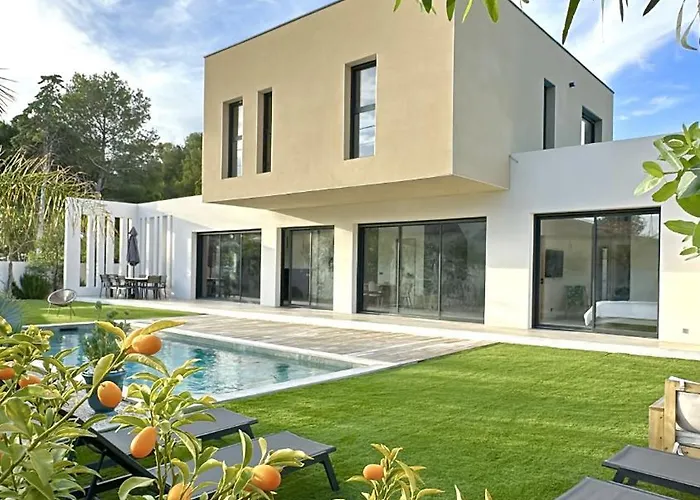 Baya - 800 M De La Agde