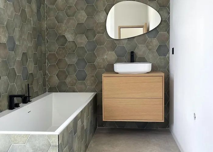 Baya - 800 M De La Вилла Агд