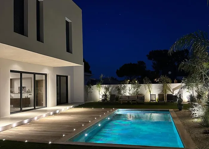 Baya - 800 M De La * Agde